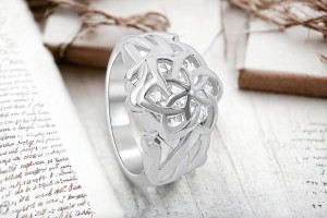 Experience the Elegance of Galadriel's Nenya Ring - A Jewel with Mystical Origins