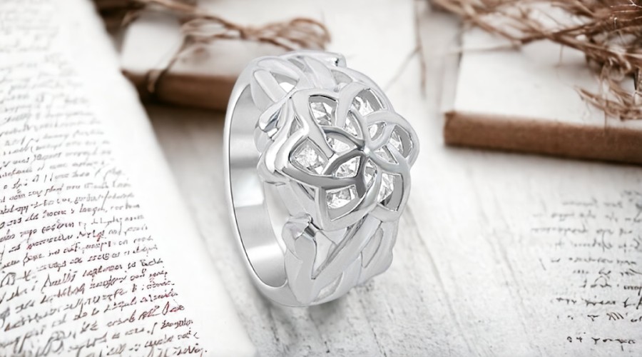 Experienc the Elegance of Galadriel's Nenya Ring - A Jewel with Mystical Origins