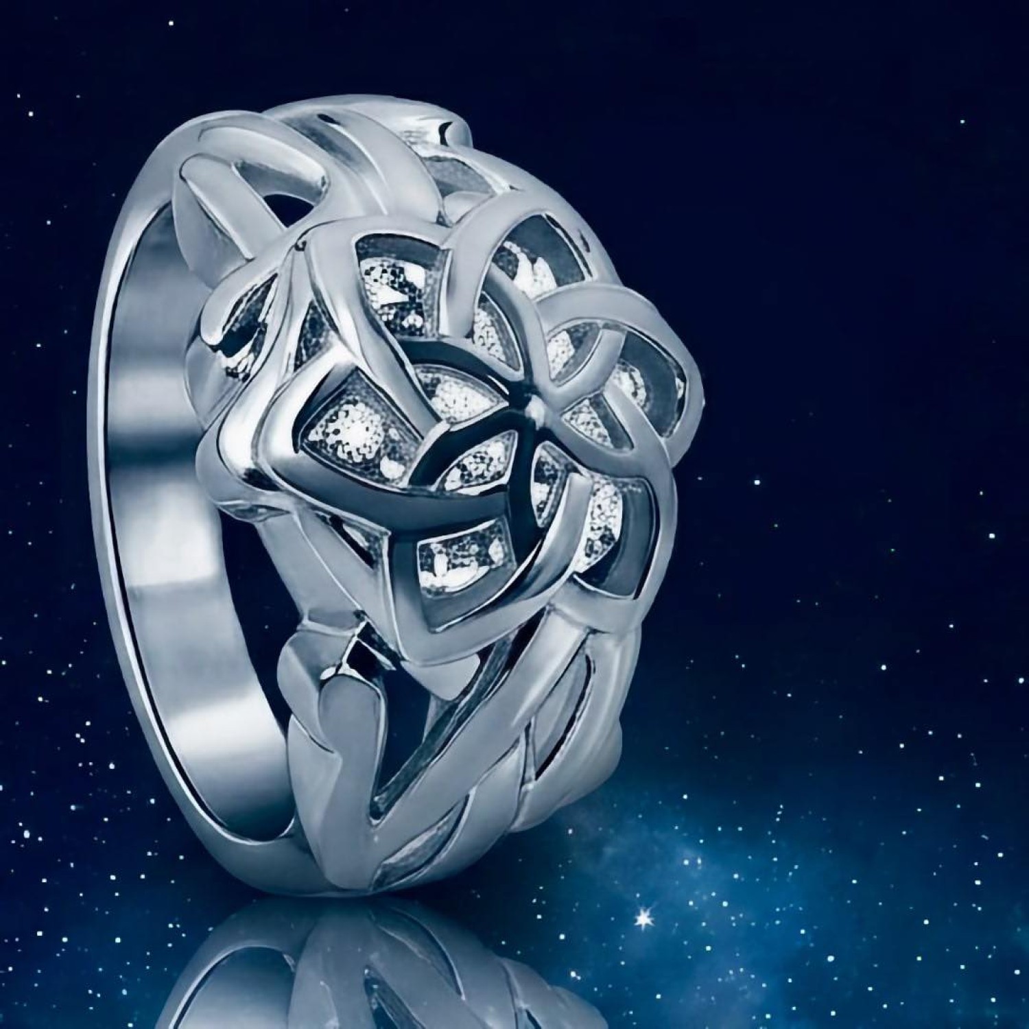 Official Nenya Ring of Galadriel in solid 925 sterling silver with cage-set cubic zirconia, Mallorn leaf design, handcrafted in New Zealand by Lord of the Rings licence holders — available in clear, blue, and purple stone