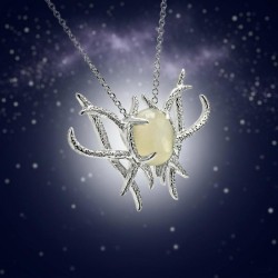 The Galadriel Brooch & Pendant — Sterling Silver & Mother of Pearl